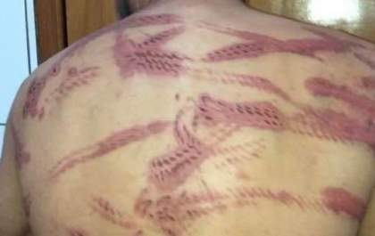 Valentão bate na mulher e leva surra do sogro