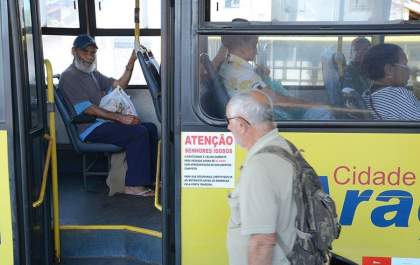 Projeto permite entrada de obesos pela porta traseira de coletivos