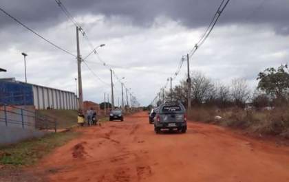 Carro furtado é encontrado pela PM próximo a Unei em Três Lagoas