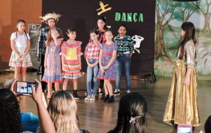 Culturando: matrículas abertas para os projetos Teatro Escola e Danças Urbanas