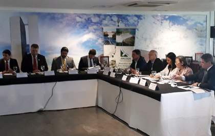 Em Brasília, Tamiko defende melhor proposta para os municípios na Reforma Tributária