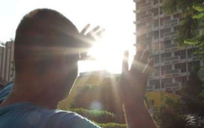Sol entre nuvens e máxima de 38°C