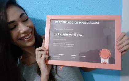 Maquiadora com apenas 13 anos faz sucesso em Três Lagoas