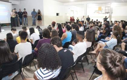 Tamiko acompanha aula inaugural do Cursinho Diferencial em Andradina