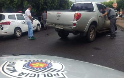 Adolescente que sequestrou médico já quis por fogo no cabelo de professora e fez ameaças a policiais