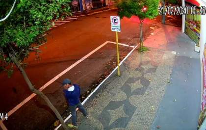 Acusado de furtar loja de tintas é preso vestindo blusa da vítima