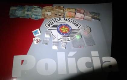 Polícia Militar prende jovem com drogas sintéticas