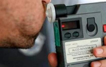 Motorista detido sob efeito de álcool na contramão