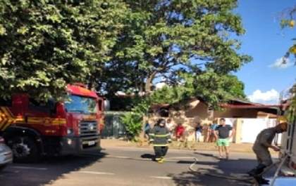 Incêndio em residência mobiliza o Corpo de Bombeiros em Três Lagoas&nbsp;
