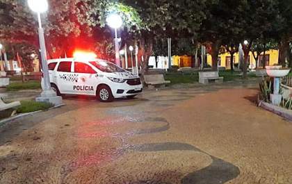 Homem é esfaqueado na praça central de Guararapes
