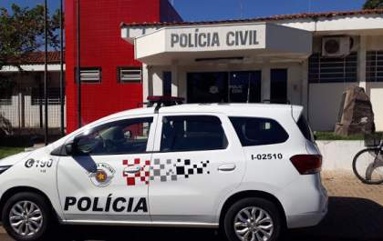 PM prende acusado de esfaquear homem na praça em Guararapes