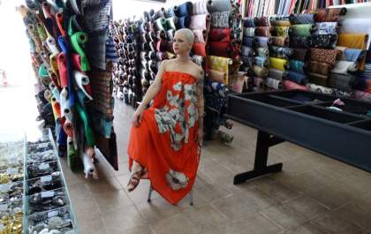 Inaugura neste sábado Poesia Textil uma linda loja de tecidos, aviamentos, ateliê e oficina de costura