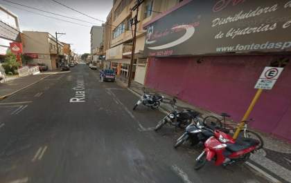 Biz é furtada em bolsão para motos na rua Osvaldo Cruz