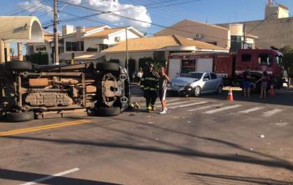 Motorista provoca acidente a caminho de casamento
