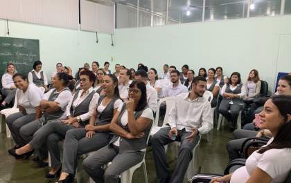 Colaboradores da Unimed Andradina participam de palestra sobre cuidados alimentares