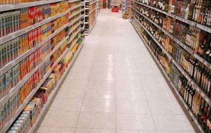 Homem compra R$ 50,00 em mercadorias e furta R$ 1.300,00 em mercado