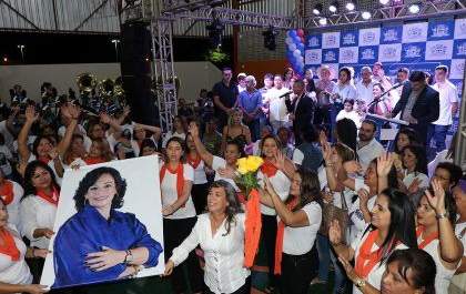 Emoção marcou a inauguração da Escola Municipal “Professora Elaine de Sá Costa”