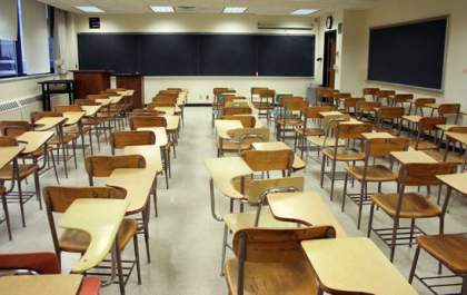 Escolas públicas e particulares iniciam suspensão de aulas