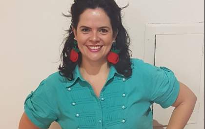 Marcela Patrício sustenta as filhas vendendo ovos de chocolate e doces
