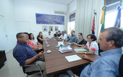 Ritinha Prates quer apoio da Prefeitura para o credenciamento de novos leitos