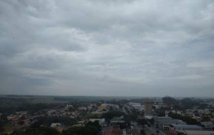 Outono começa com frente fria, chuva e queda da temperatura