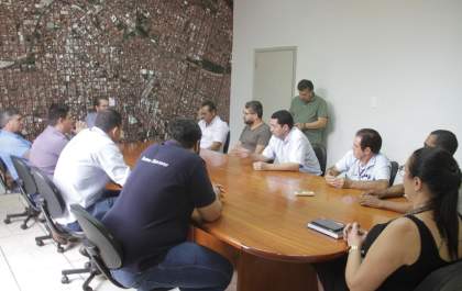 Prefeitura libera transporte por aplicativo em Birigui e fecha indústrias calçadistas