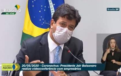 'Em abril o sistema de saúde entrará em colapso', diz Mandetta