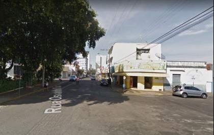 Três são presos por agredir e roubar homem na saída de restaurante