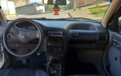 Dono de carro furtado e incendiado reconhece peças em anúncio na internet