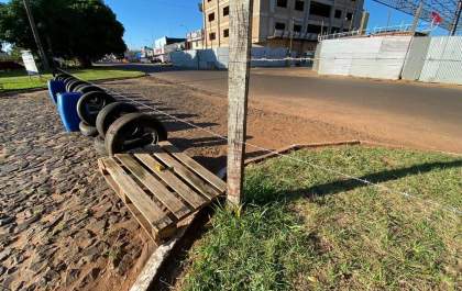 Exército do paraguai coloca arame farpado nas cercas da fronteira com o Brasil
