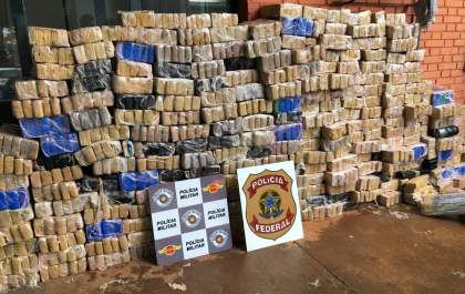 Polícia apreende caminhão com 1 tonelada e meia de maconha