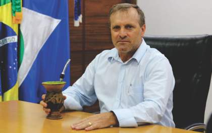 Prefeito do Mato Grosso enfrenta a Justiça libera comércio: ´Prefiro morrer com a barriga cheia´