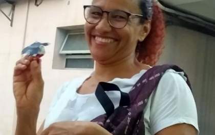 Colaboradores da Santa Casa de Araçatuba recebem doação de chocolates