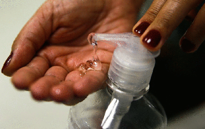 Polícia Civil descobre central de álcool em gel falsificado