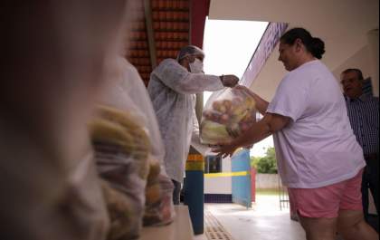 Primeira entrega do kit 'Merenda no Lar' atendeu 2.500 famílias de Araçatuba