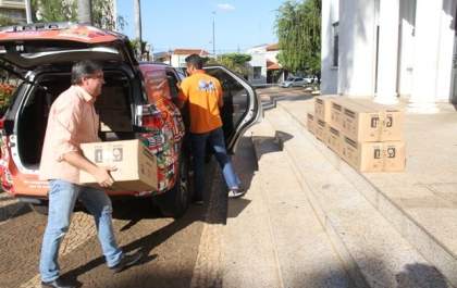 Fábrica de calçados entrega máscaras de proteção para Araçatuba e Birigui