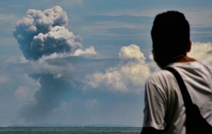 Vulcão Anak krakatoa entrou em erupção&nbsp;