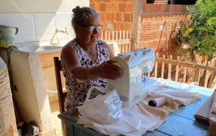 Município mobiliza voluntários para fabricação de máscaras para toda a população