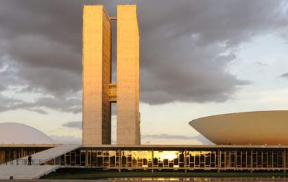 Congresso faz comissão para acompanhar ações de combate a Covid-19