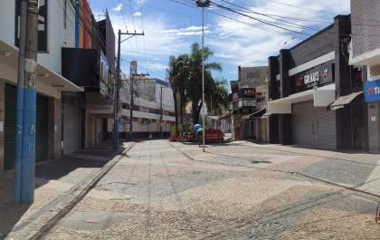 Pesquisa aponta que 44% dos araçatubenses são favoráveis ao fechamento do comércio