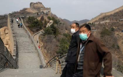 <p>Trump suspende financiamento à OMS, acusando-a ser complacente demais com a China.</p>