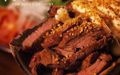 O sabor irresistível da maminha com alho e catupiry que você só encontra no Natelha