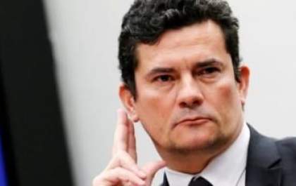 Moro pede demissão, Bolsonaro tenta reverter&nbsp;