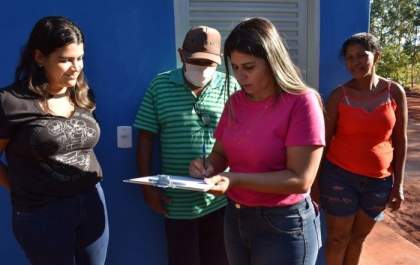 Prefeitura de Selvíria entrega casas para famílias em situação de risco