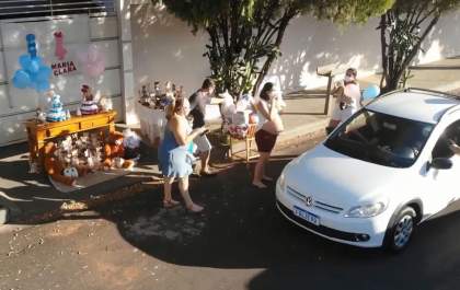 Gestante ganha chá de bebê inusitado em Araçatuba; veja o vídeo