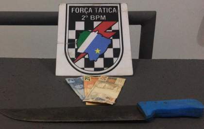 Ladrão é preso após assaltar clientes e agredir cadeirante em bar