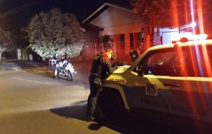 Jovens são detidos pela PM pilotando motos embriagados em Três Lagoas