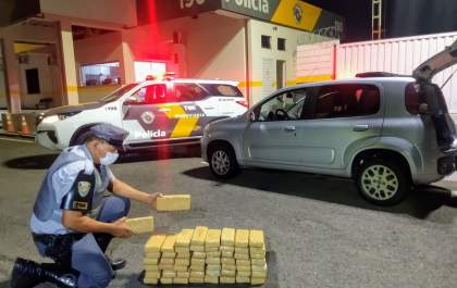Empresário é preso transportando 42 quilos de maconha