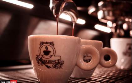 E nada como tomar um bom café. Aqui listamos cinco boas razões pra você cultivar esse hábito sempre