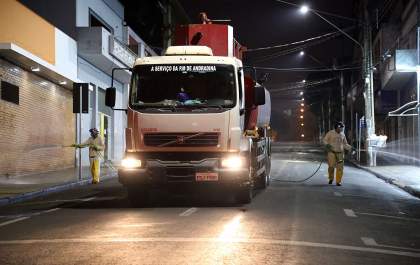Governo de Andradina continua trabalho de dedetização das ruas no combate ao Covid-19